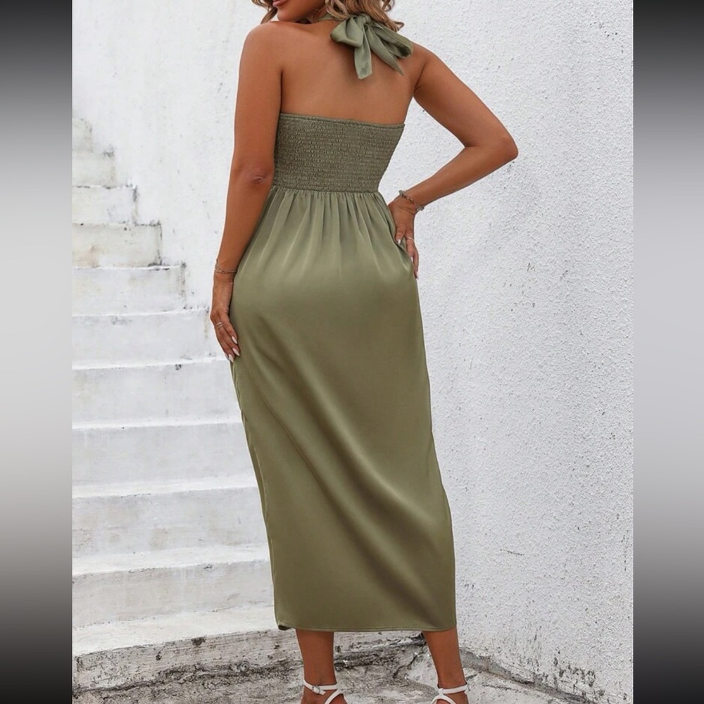 Luxe plus pleated halter maxi dress - Picture 8 of 12
